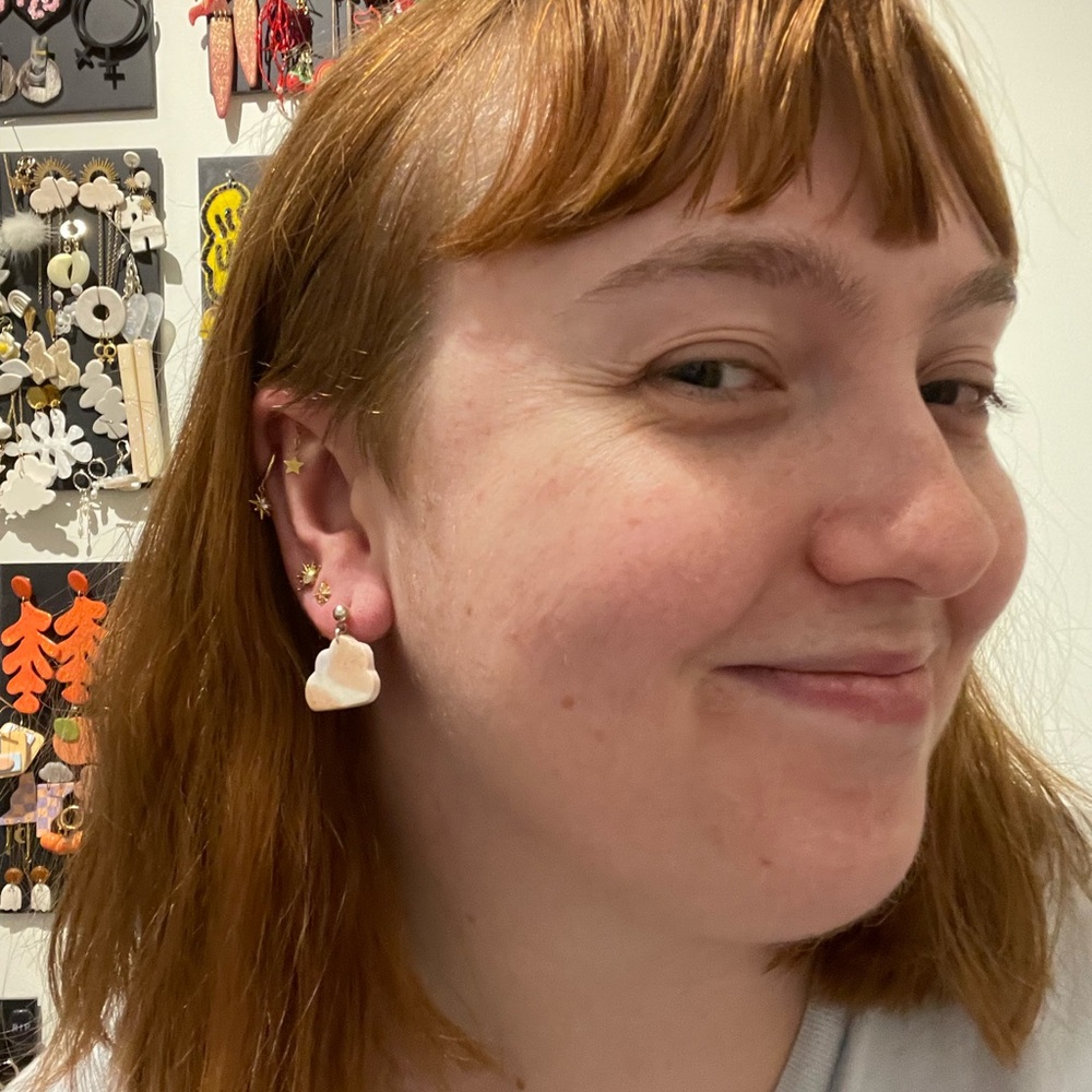 Marbled tiny cloud earrings! - Picture 2 of 2